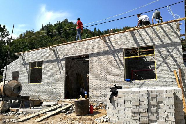 擅自在耕地上建房会被强制拆除 甚至还要罚款