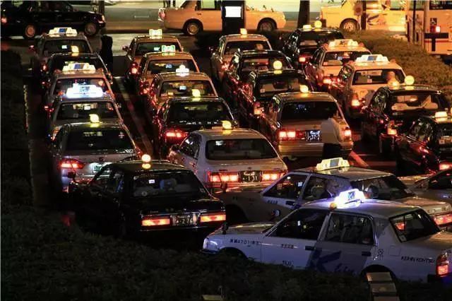 这个汽车“油耗子”, 你怎么看?老司机:关掉它,油耗就降下来了