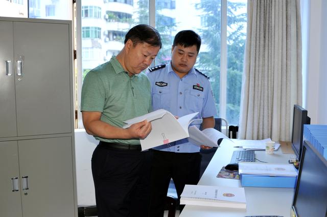 荣全到市局扫黑办检查指导迎接中央扫黑除恶第