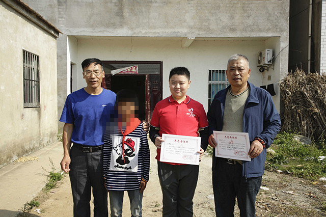 南京12岁小志愿者国庆节期间到涟水结对帮扶