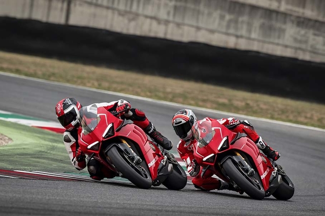 杜卡迪PanigaleV4R,杜卡迪panigalev4 应战wsbk 新款杜卡迪panigale v4r亮相