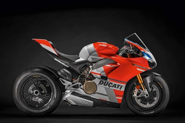 杜卡迪PanigaleV4R,杜卡迪panigalev4 应战wsbk 新款杜卡迪panigale v4r亮相