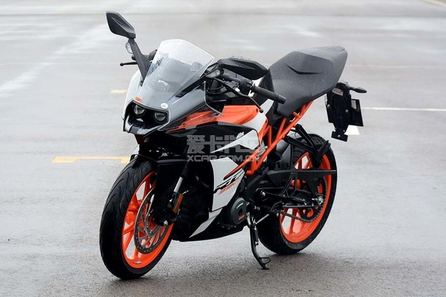 入门进口跑车怎么选 RC390对比Ninja400