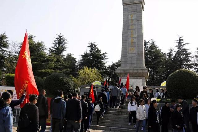 团蚌埠市委举行“青春心向党 建功新时代”主题团日活动