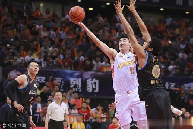 CBA广东德比赛程出炉,14天7战,深圳主场球迷