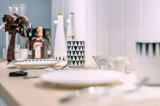 轻奢简约风格，拥有时尚的色彩搭配，你值得拥有！