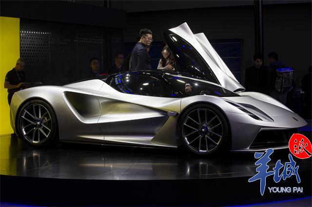 广州车展10天吸引76万人次到场，“智能+电动化”百家争鸣