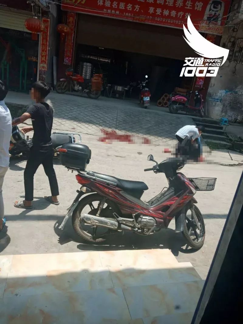 南宁两伙人斗殴致1死3伤!报料者称:有人被砍中