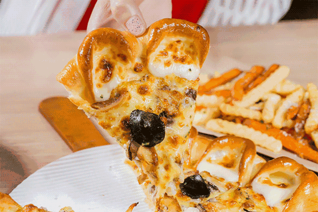 万万没想到这口披萨,让我get到最in打招呼方式!