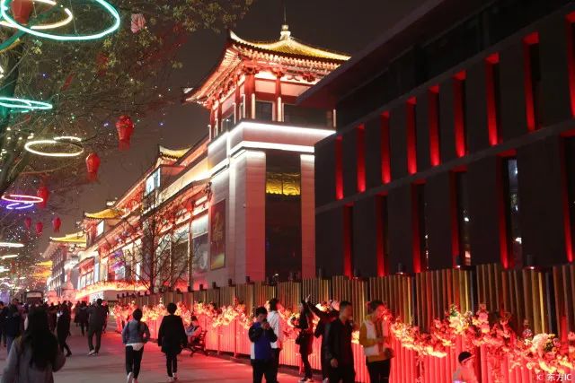 高新創業街區內的咖啡館……