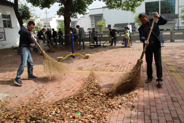 【跟着铜陵0415】惊呆!铜陵共享单车篮子被这