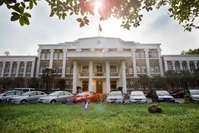 最新!2018南京13所大学毕业平均薪酬排行榜出