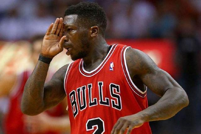 nba投自家篮筐刷篮板,nba投自家篮筐刷篮板算犯规吗