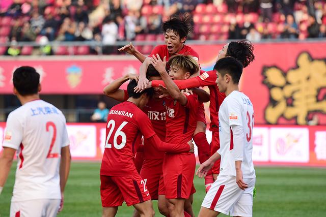 2018中超收官战 天津权健主场3-2胜上海上港