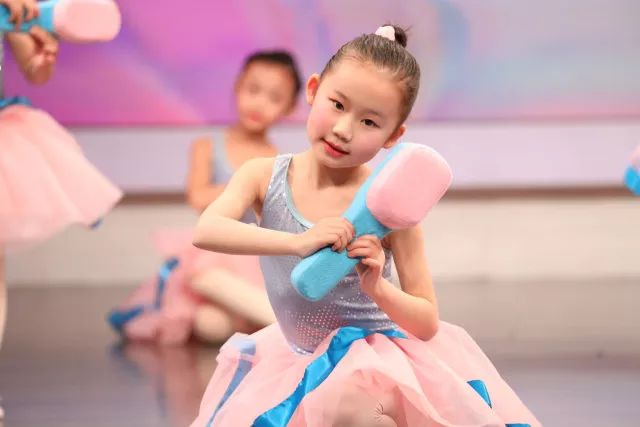 “绘本舞蹈”带你走进幼儿舞蹈新世界