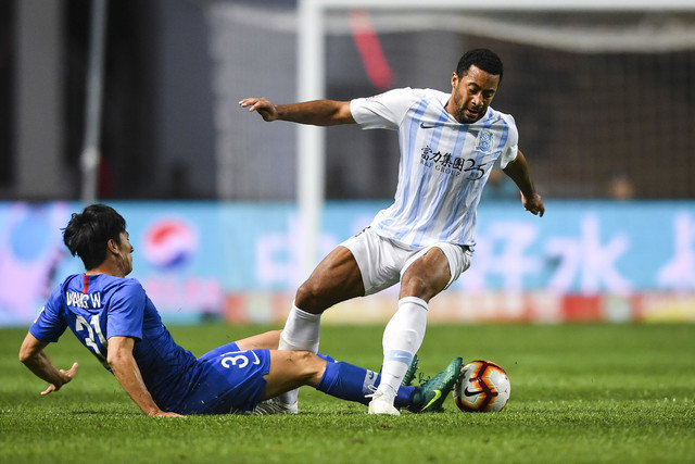 登贝莱半场伤退 申花乌龙助富力迎赛季首胜