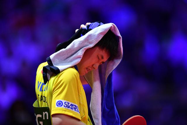 张本智和世乒赛梦碎无比痛苦,受访面对镜头痛