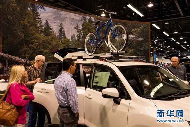 美国加州奥兰治县举行车展