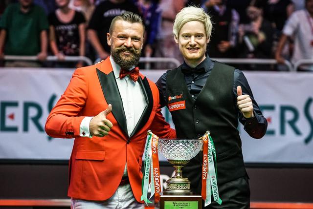 罗伯逊经济总量_尼尔·罗伯逊(3)