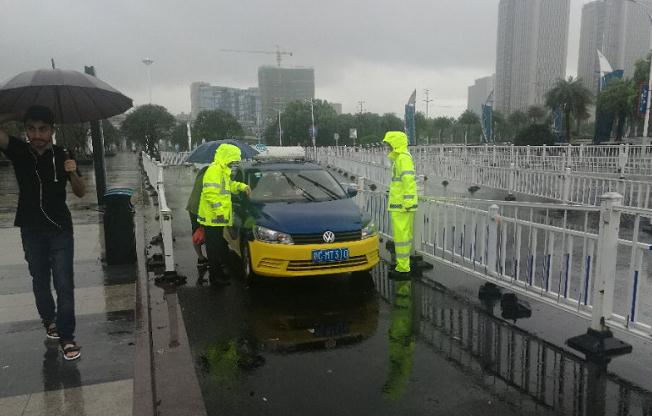 不打表、拒载,瑞安动车站前的出租车乱象你遇