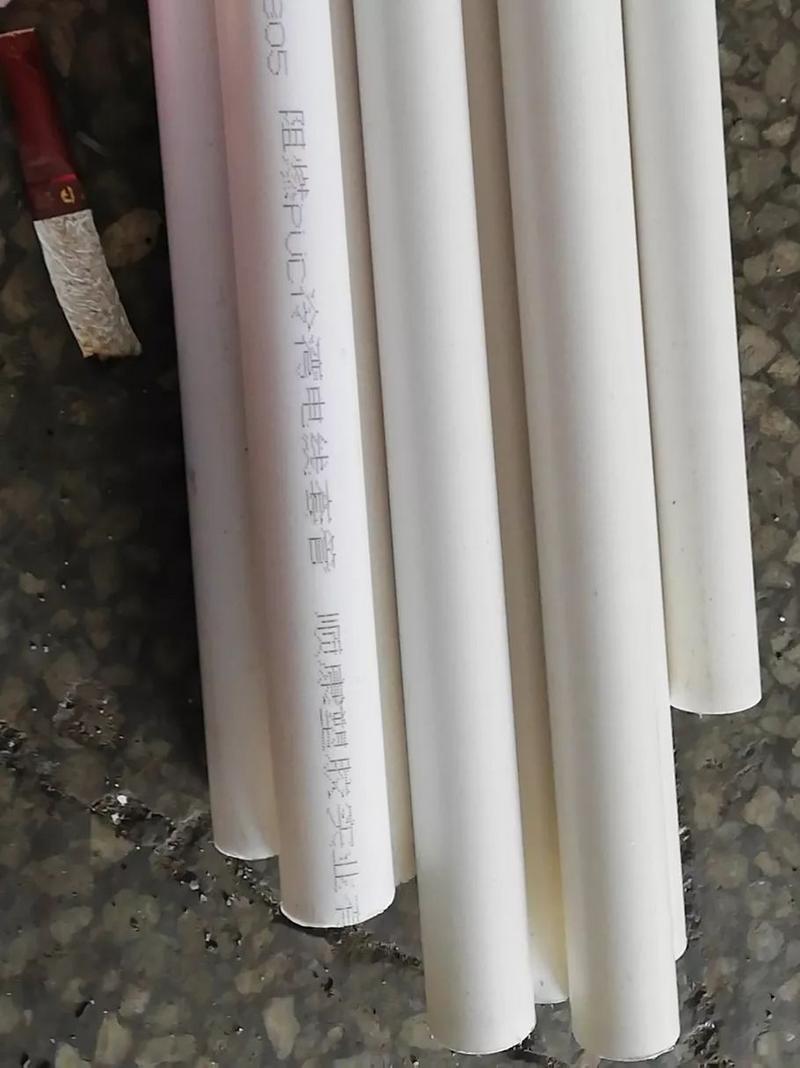防疫新招!深圳出租车穿上“透明防护衣”啦!
