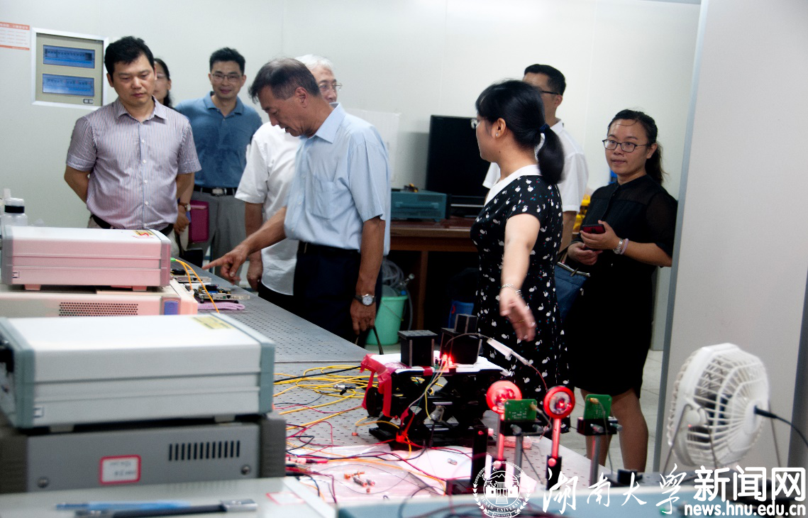 我校通信工程专业接受工程教育专业认证专家组现场考查(图文)（组图）