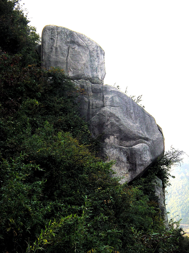 天姥山能在仙居吗从李白的诗中看天姥山在何处