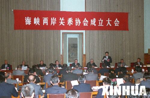 心灵在音乐王国自由驰骋，肉身在俗世间饱受折磨，他却说：我要扼住命运的咽喉