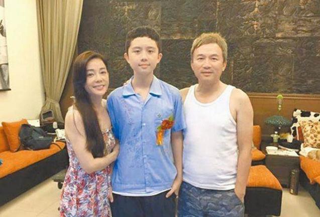1522284678557480.jpg 狄莺和孙鹏儿子惊曝在美扬言恐攻。(图片来源:中时电子报)
