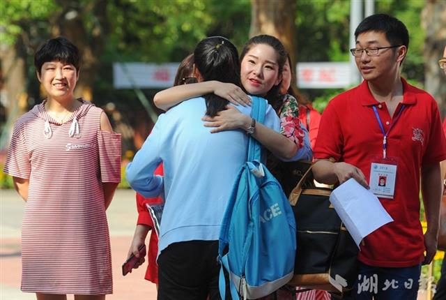 2018湖北高考第一天