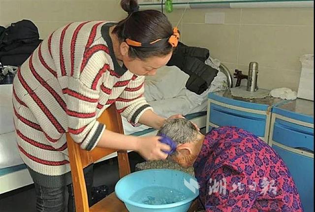 湖北孝悌文化故事会 8名个人4个家庭被评为孝