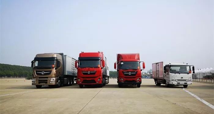 为冠军喝彩!为东风加油!