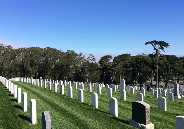 墓地价格比房价高,坟地产暴利怎么化解?