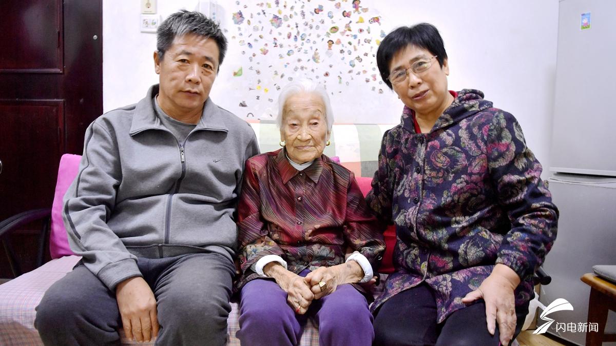 厉害了word奶奶 济南102岁老人不戴老花镜就能穿针引线 还爱哼民谣