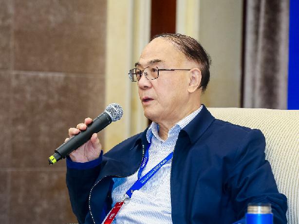 刘经南院士：车联网首先要解决车车协同、车路协同问题