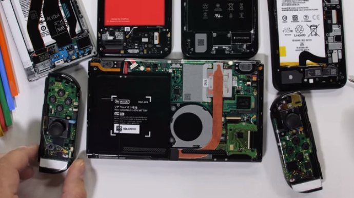 厂商推出伪透明后壳 让手机秒变“限量探索版”