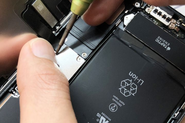 中国留学生用假 iPhone 骗了苹果 600 万,背后是几十亿的售后灰色产业链-黑产爆破吧