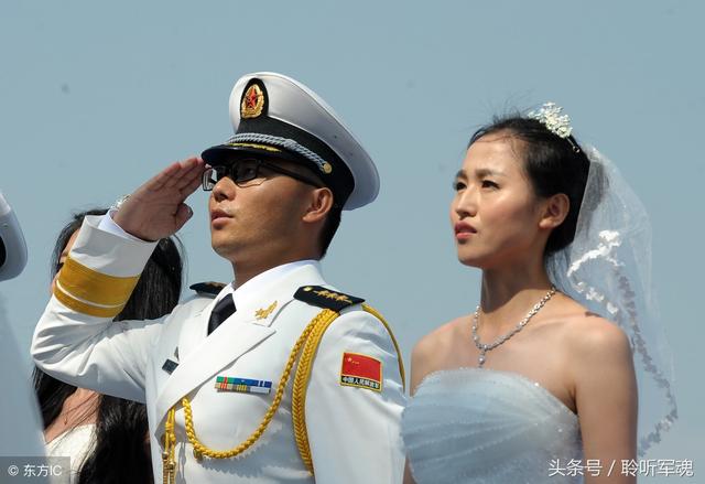 军人可以穿军装外出了,但是你敢穿嘛?我不敢