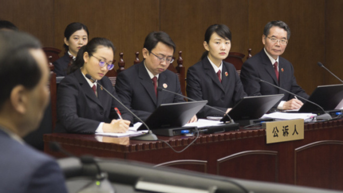 安邦董事长_安邦护卫(2)