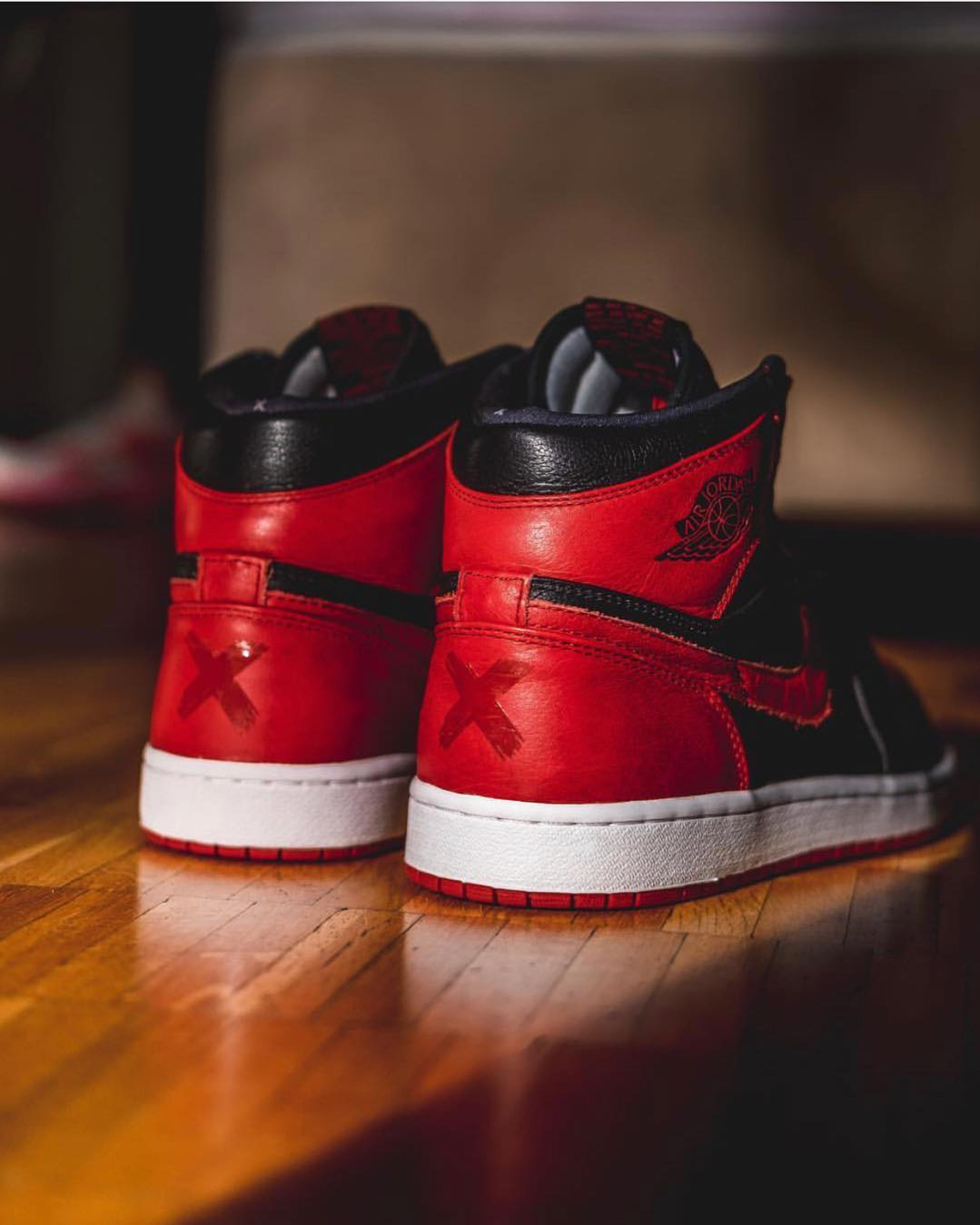 高清球鞋壁纸丨秋天转凉,你的 AJ 该从鞋柜里解开封印了!