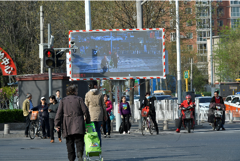 北京通州区：行人闯红灯将被现场直播曝光并伴有语音提示