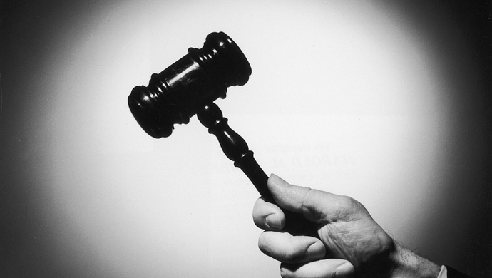 上海一老彩民为买彩票败掉4套房产,找彩票站老