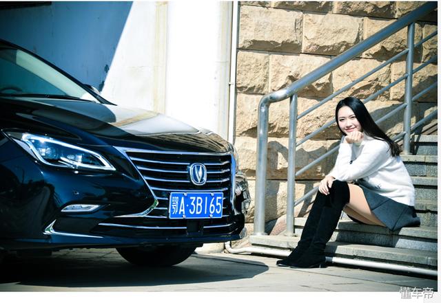 开了七天之后 大长腿美女这样评价睿骋CC