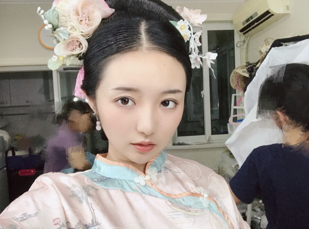 这个单眼皮00后逆天了 KO所有高鼻梁大眼睛网