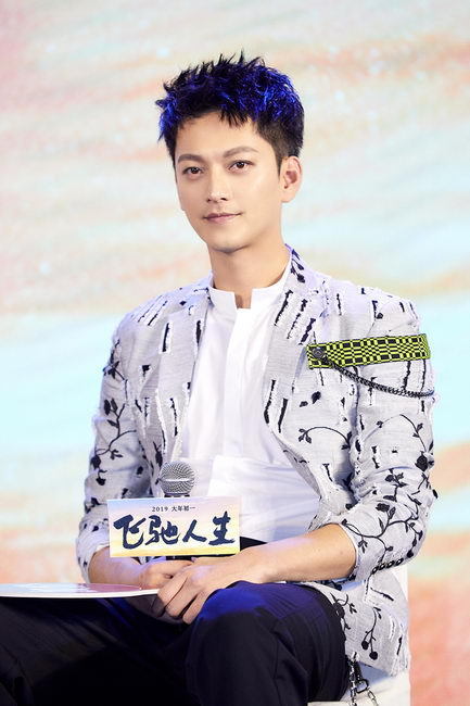 《飞驰人生》刘帅良颠覆出演禁欲系男神