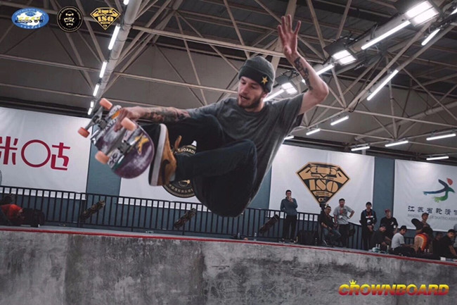 国际滑板公开赛在世界轮滑之都南京开幕