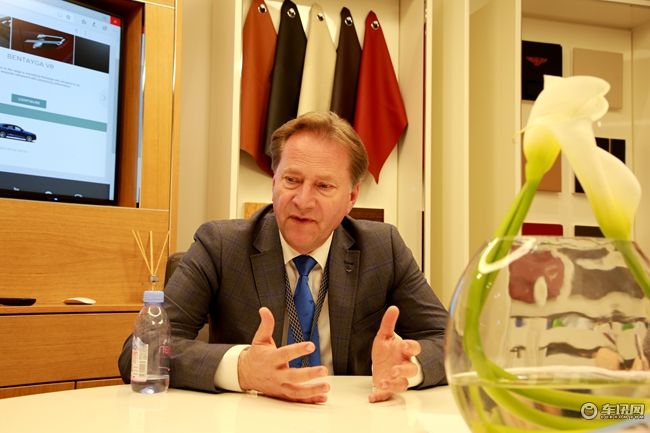 添越负责人Peter Guest：混动版明年推出