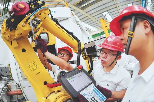 ▲2018年6月3日，位于福建华安经济开发区的锻铝轮圈智能制造新模式一期项目试投产。