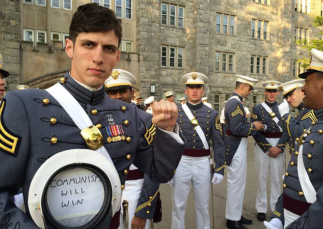 西点军校毕业生遭除名:曾公开宣传共产主义 呼