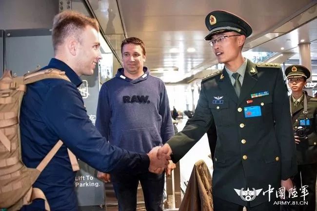 巴西、加拿大、埃及等11个国家军事院校的学员代表陆续抵达南京……
